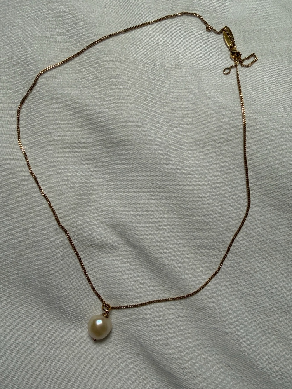 Large Freshwater Pearl Pendant Necklace in Gold - Picture 4 of 6